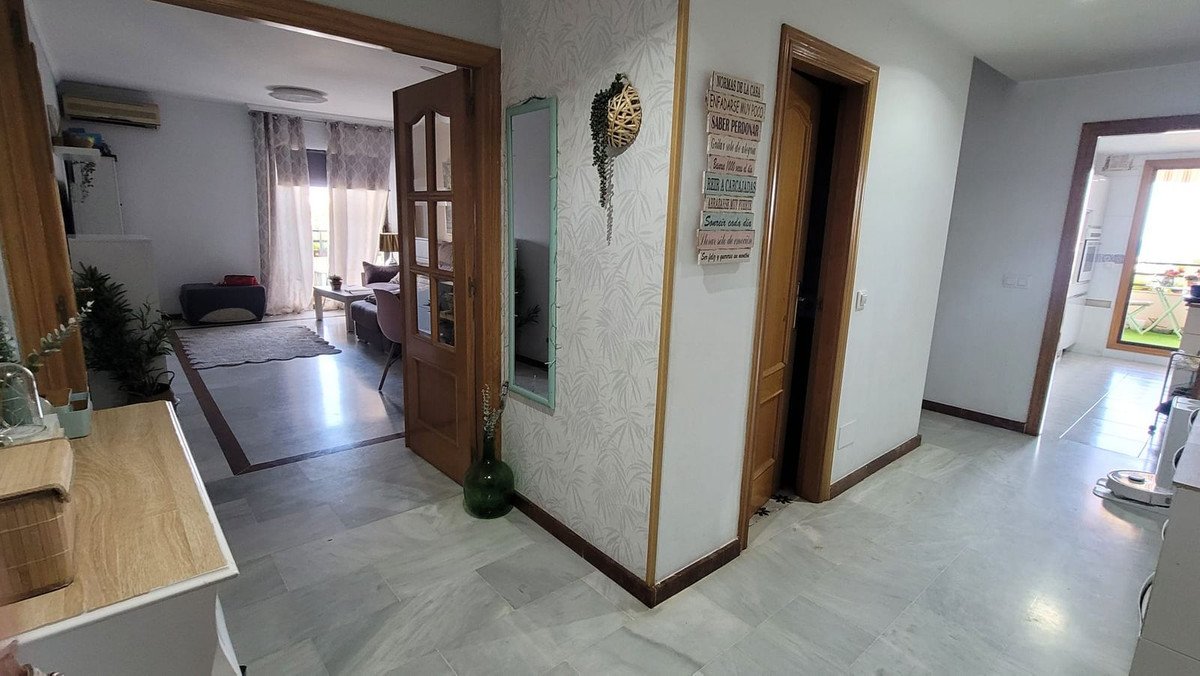 3 Bed Middle Floor Apartment in Manilva