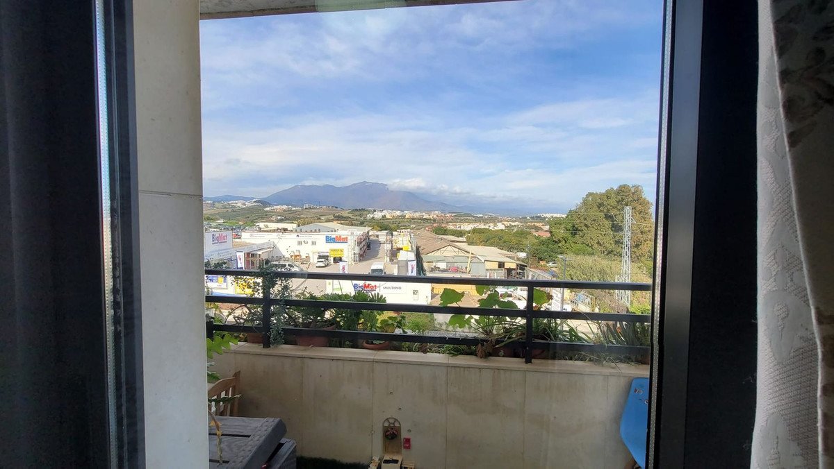 3 Bed Middle Floor Apartment in Manilva