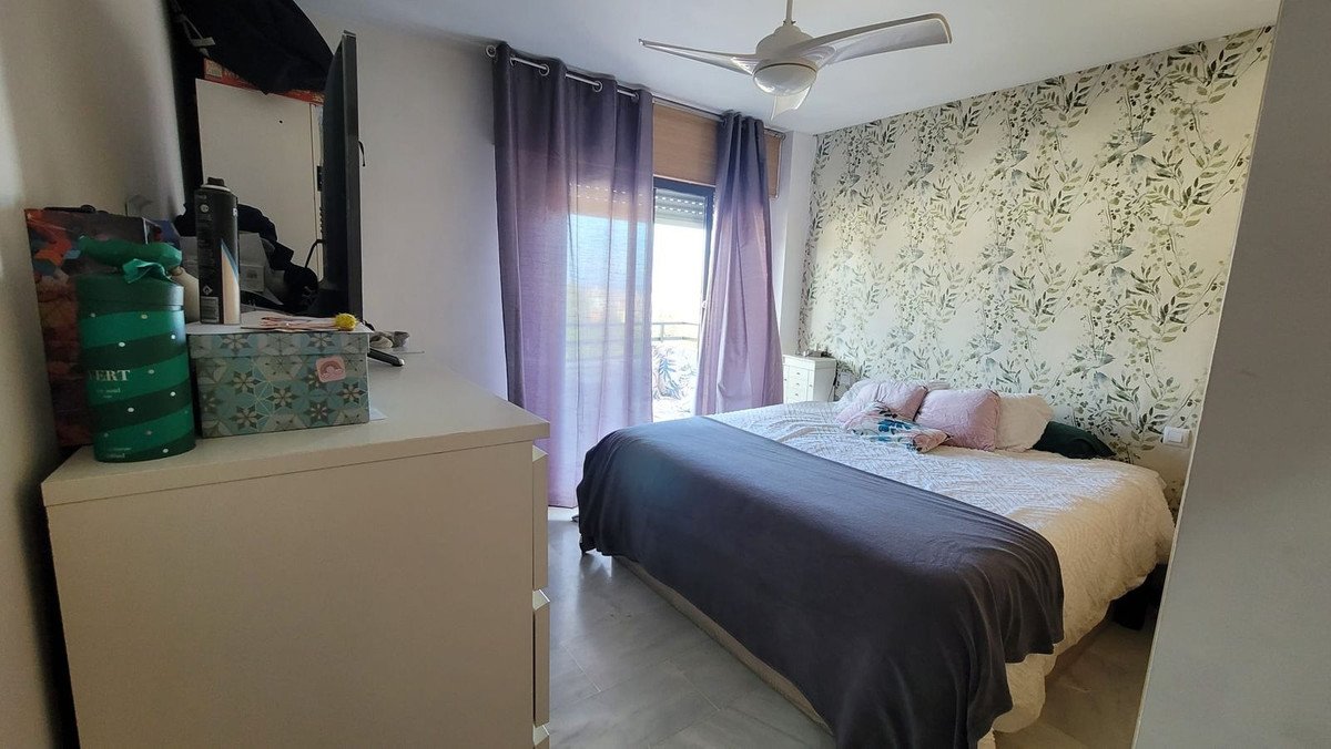 3 Bed Middle Floor Apartment in Manilva