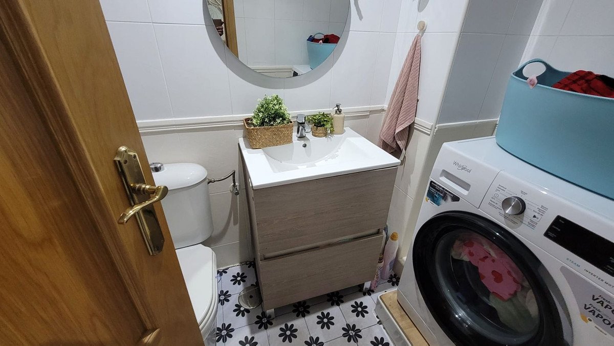 3 Bed Middle Floor Apartment in Manilva