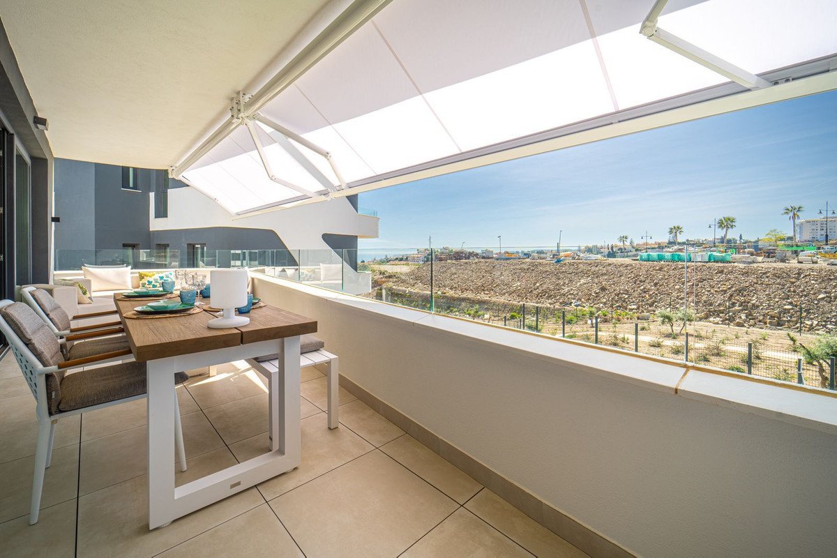 2 Bed Middle Floor Apartment in Fuengirola