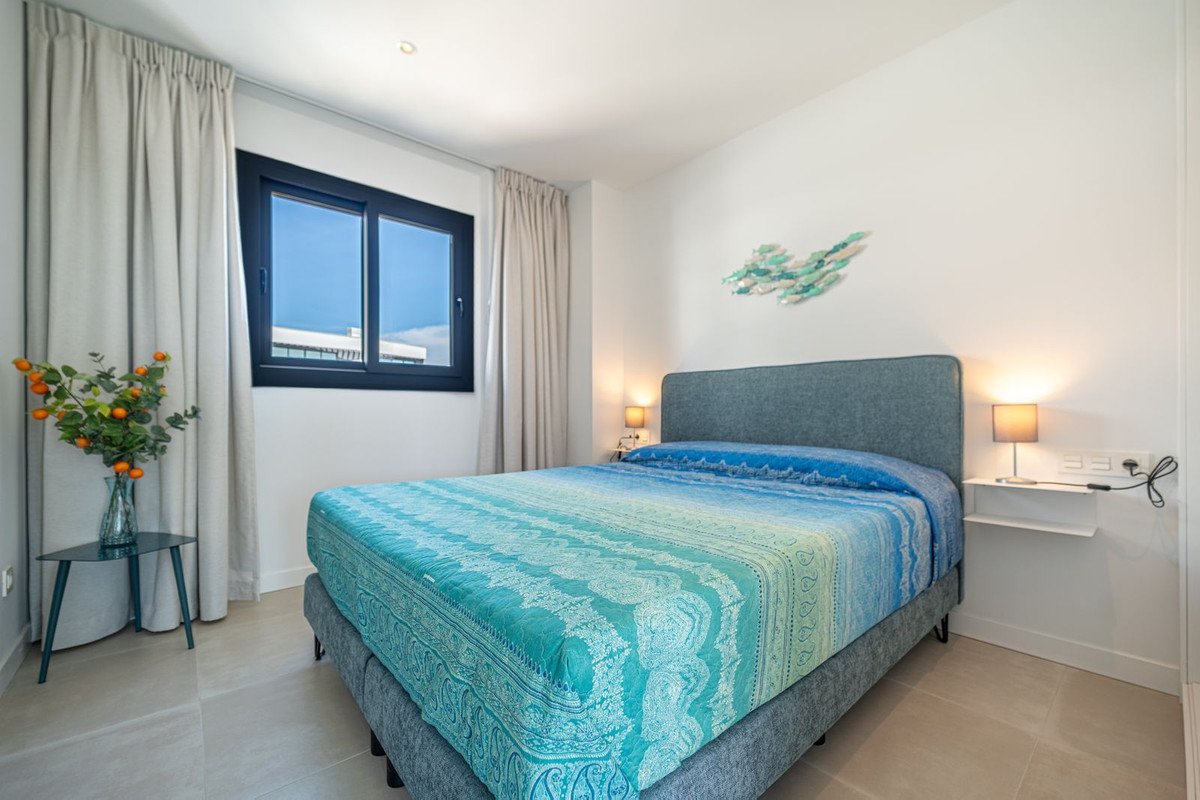 2 Bed Middle Floor Apartment in Fuengirola