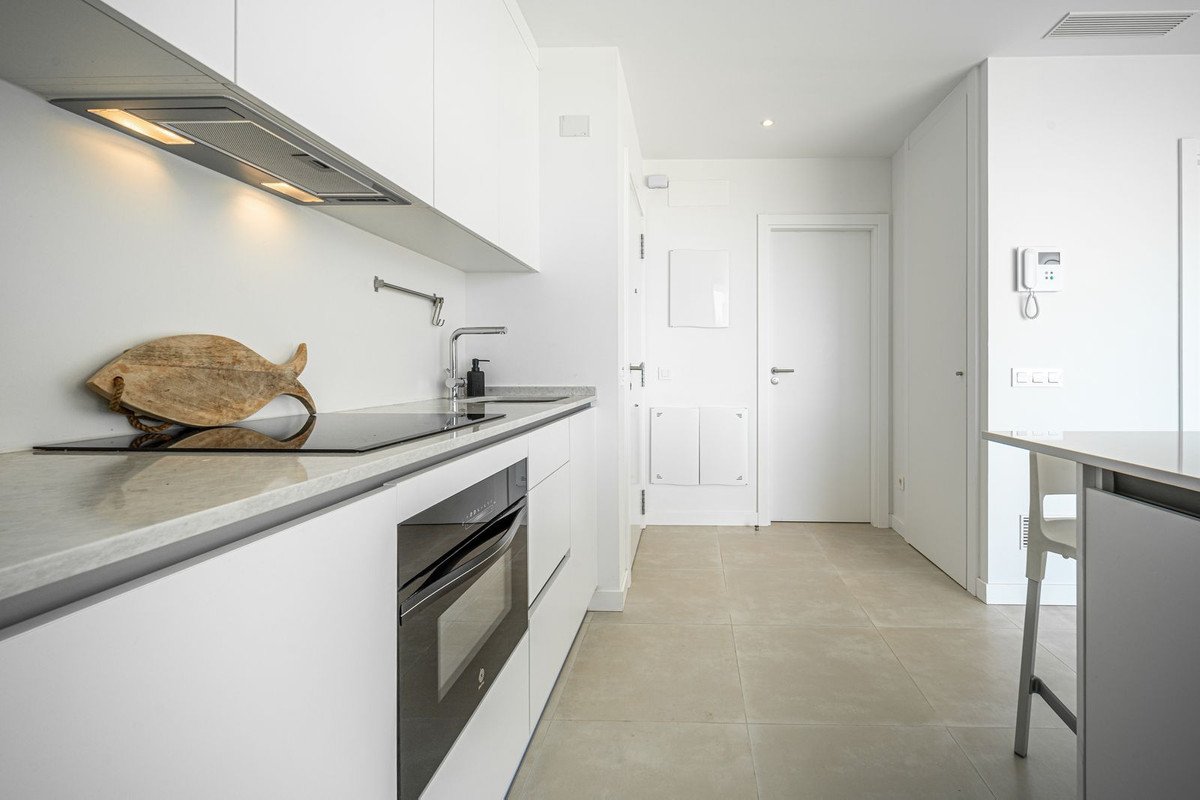 2 Bed Middle Floor Apartment in Fuengirola
