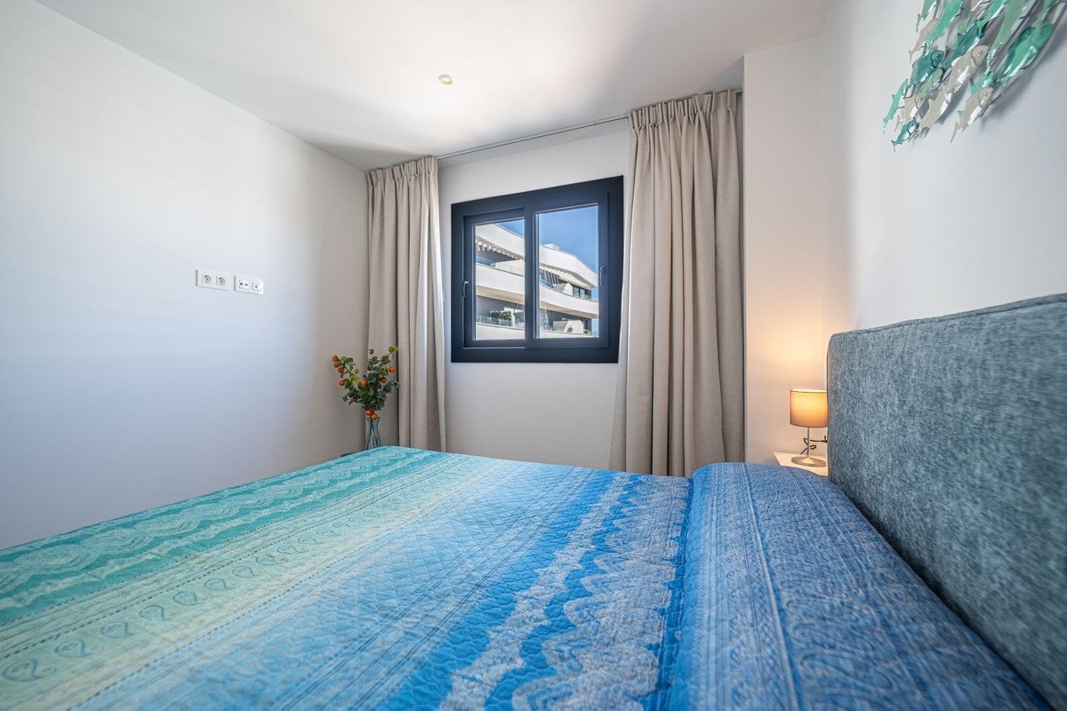 2 Bed Middle Floor Apartment in Fuengirola
