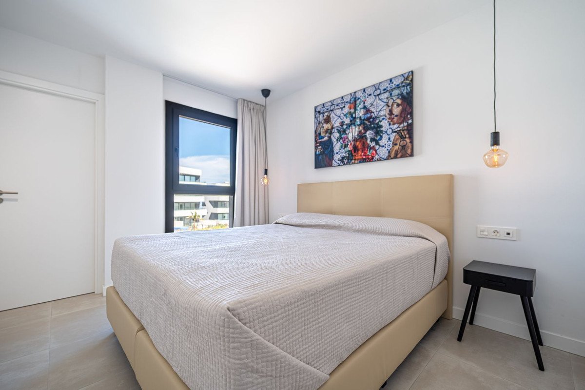 2 Bed Middle Floor Apartment in Fuengirola