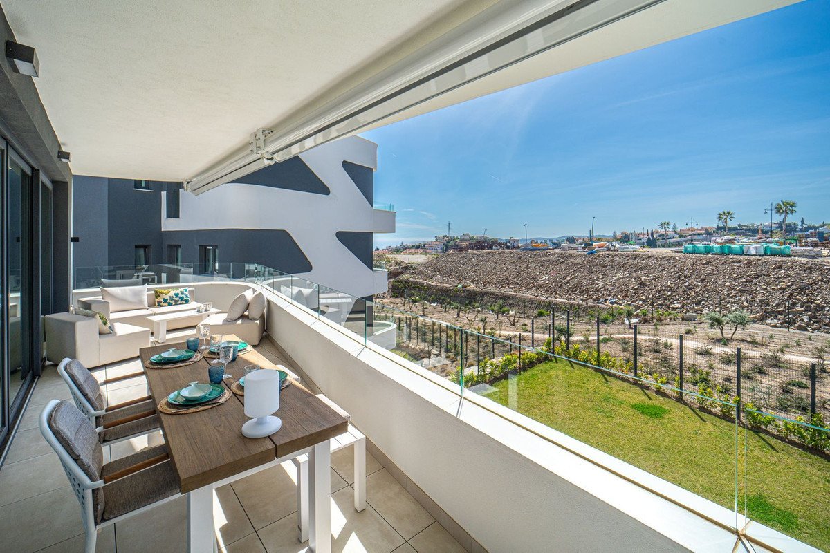 2 Bed Middle Floor Apartment in Fuengirola