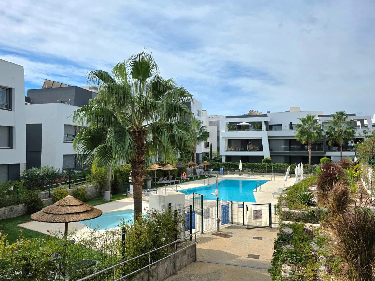2 Bed Ground Floor Apartment in Selwo