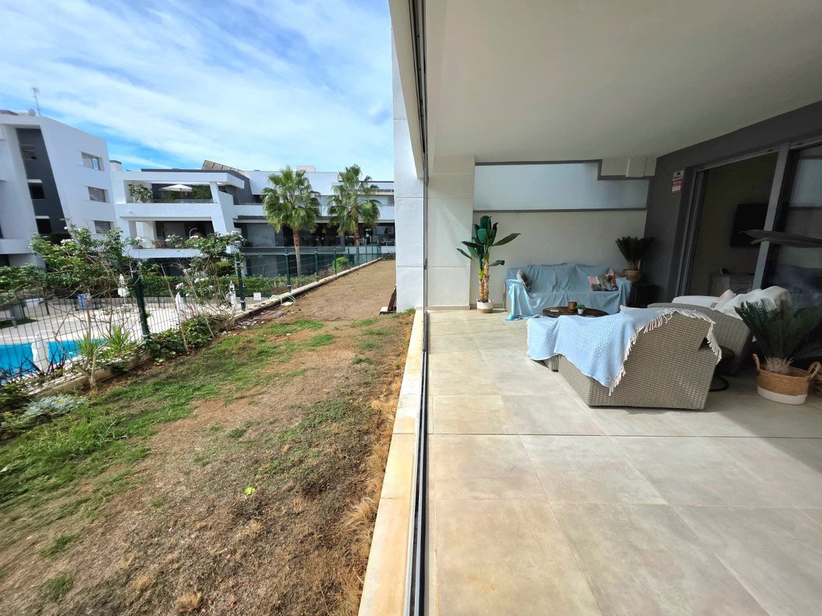 2 Bed Ground Floor Apartment in Selwo