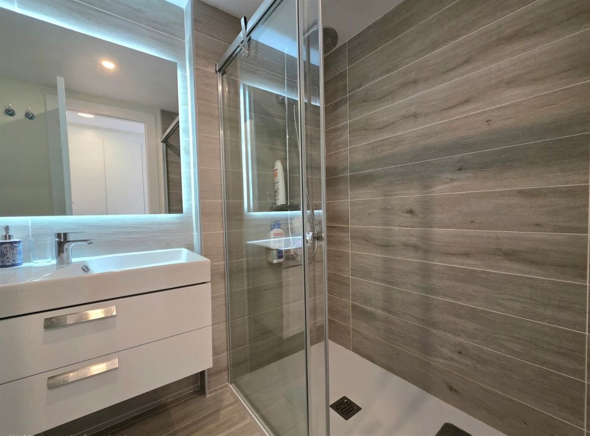 2 Bed Ground Floor Apartment in Selwo