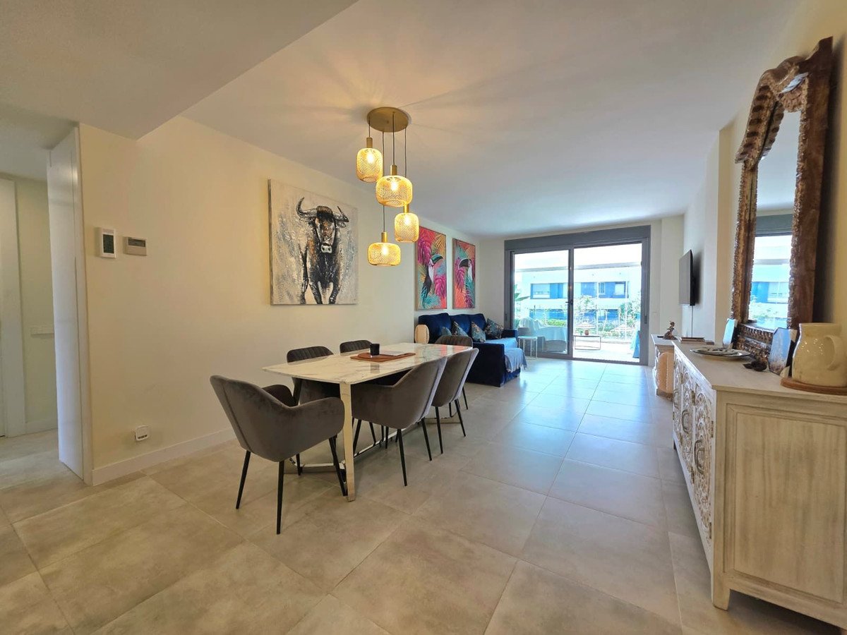 2 Bed Ground Floor Apartment in Selwo