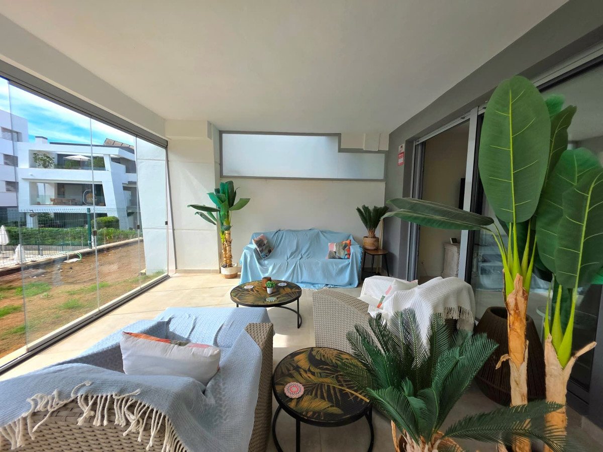 2 Bed Ground Floor Apartment in Selwo