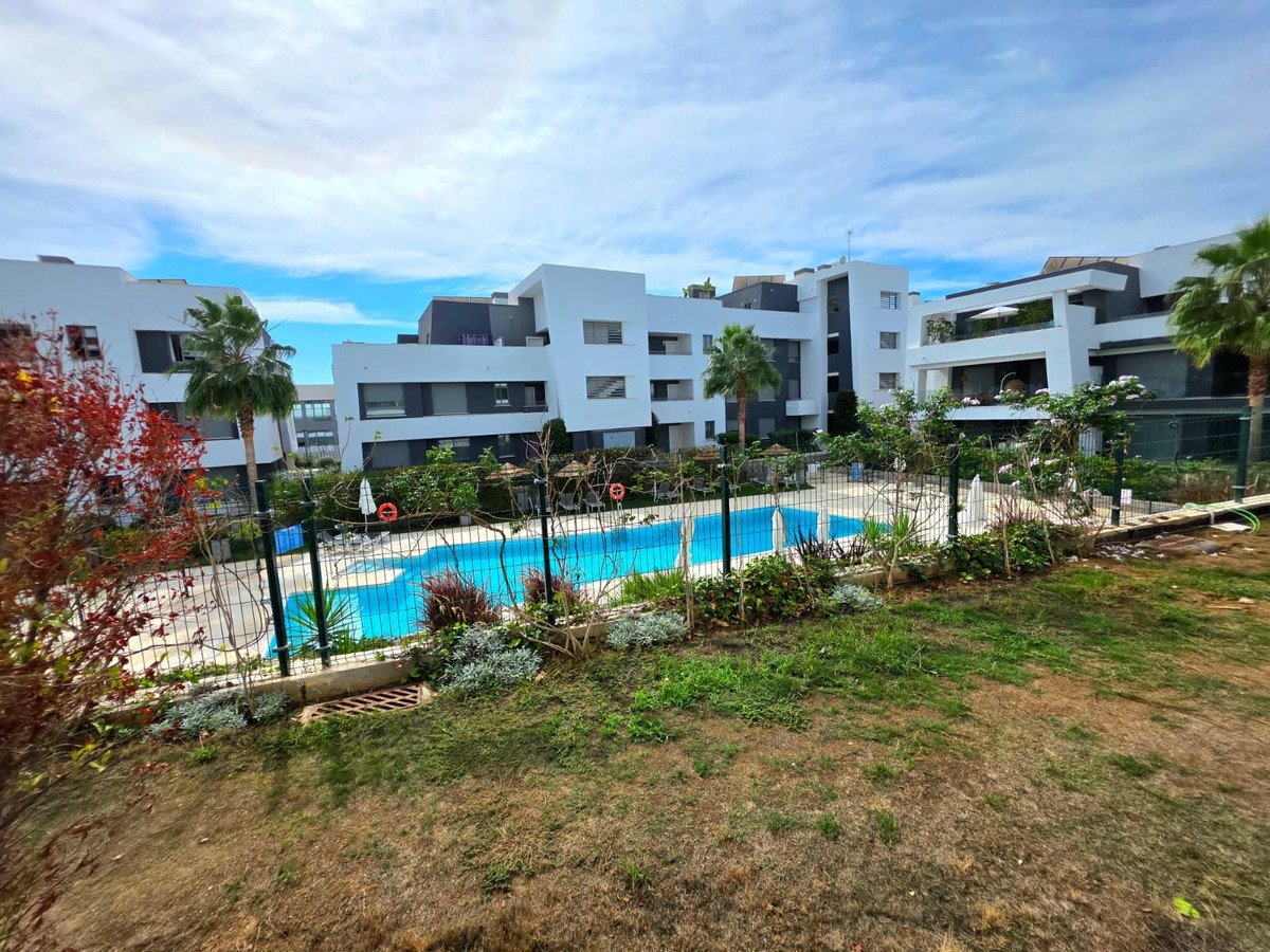 2 Bed Ground Floor Apartment in Selwo