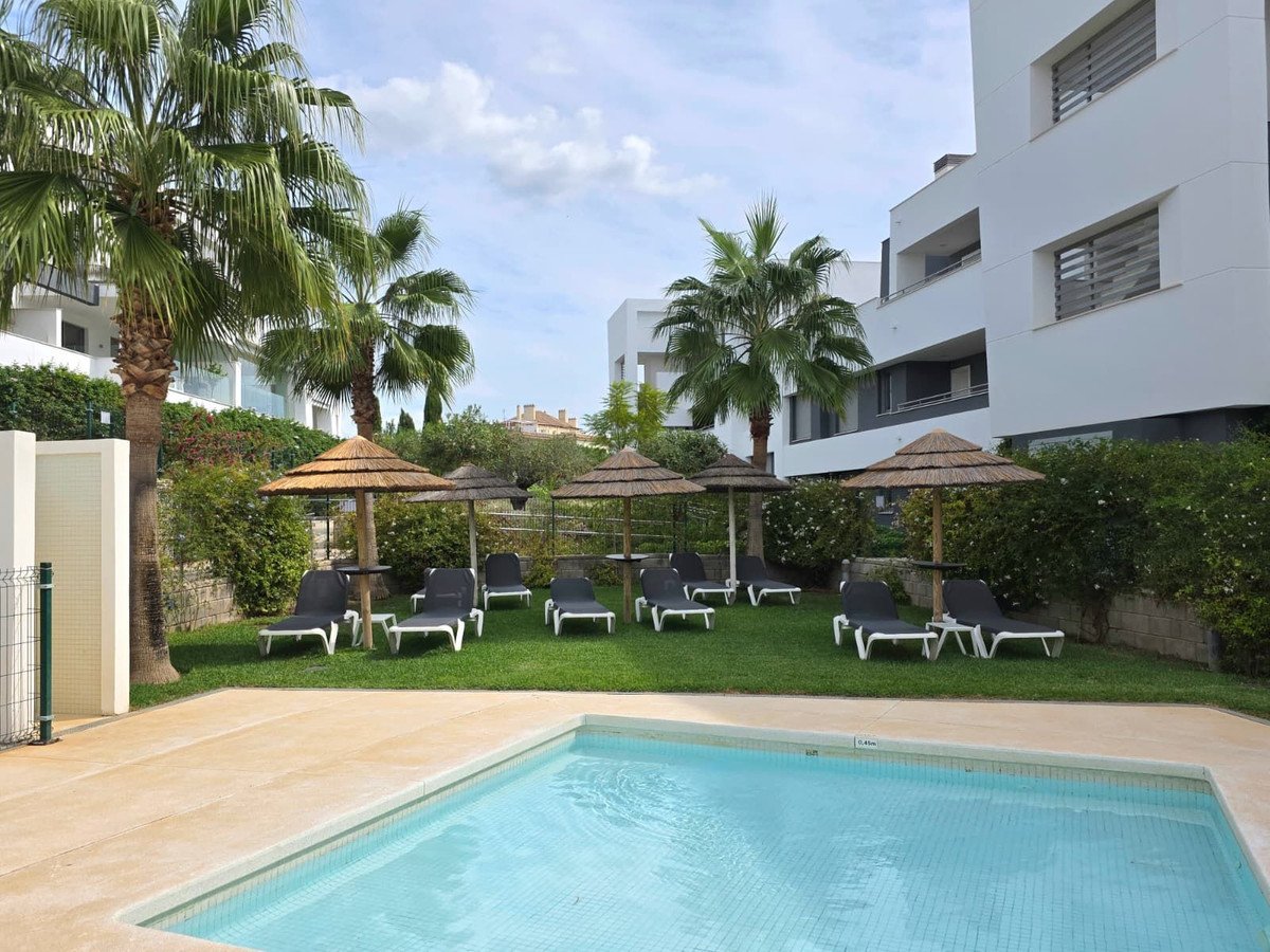 2 Bed Ground Floor Apartment in Selwo