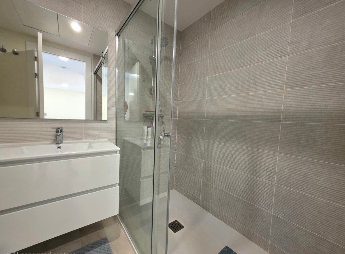 2 Bed Ground Floor Apartment in Selwo