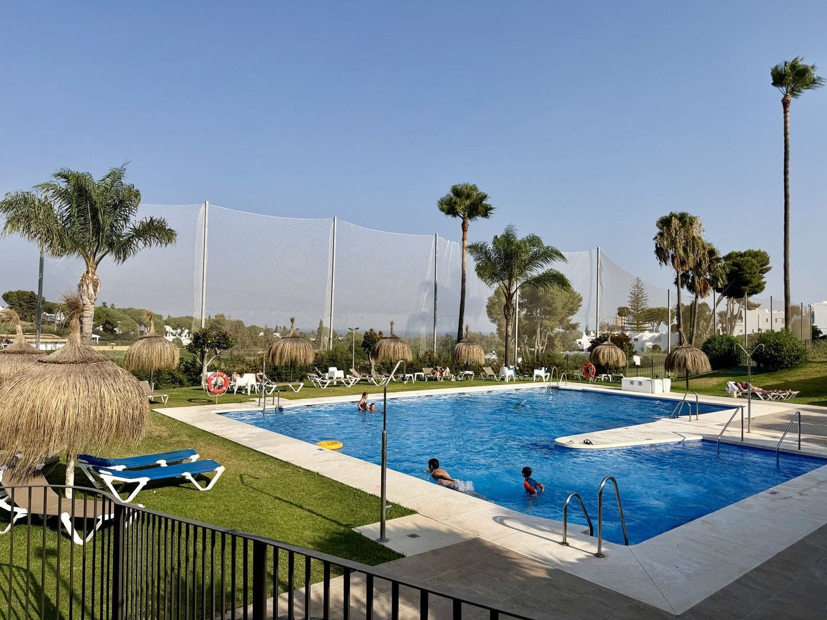 2 Bed Top Floor Apartment in Nueva Andalucía