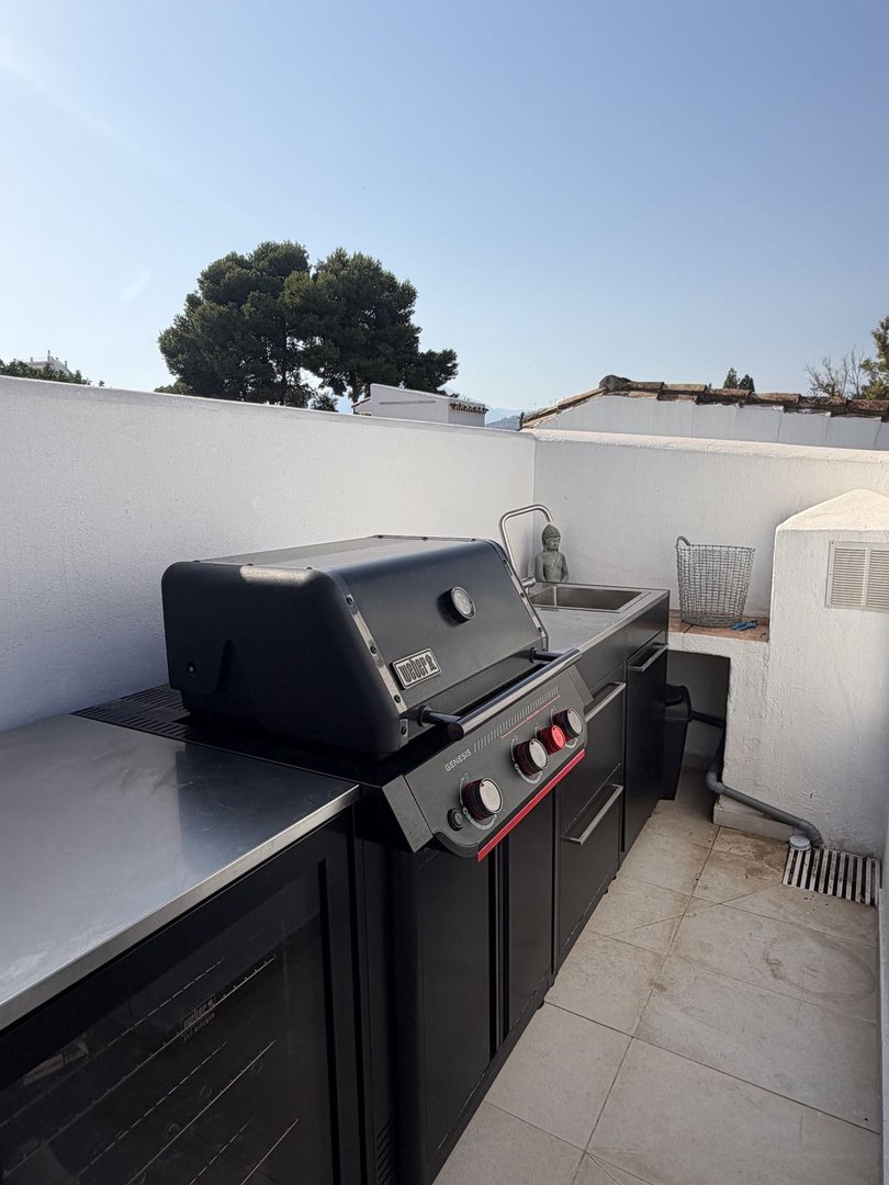 2 Bed Top Floor Apartment in Nueva Andalucía
