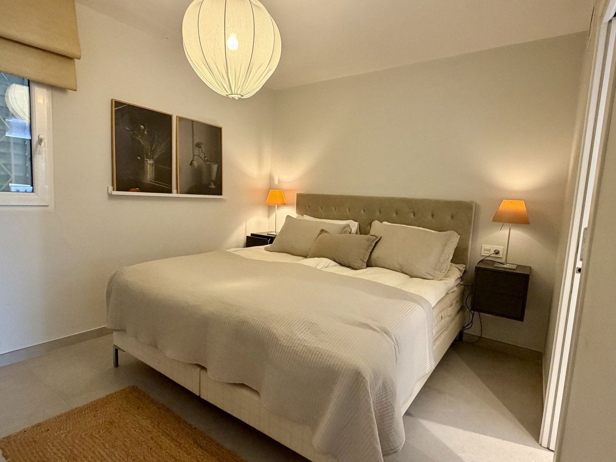 2 Bed Top Floor Apartment in Nueva Andalucía