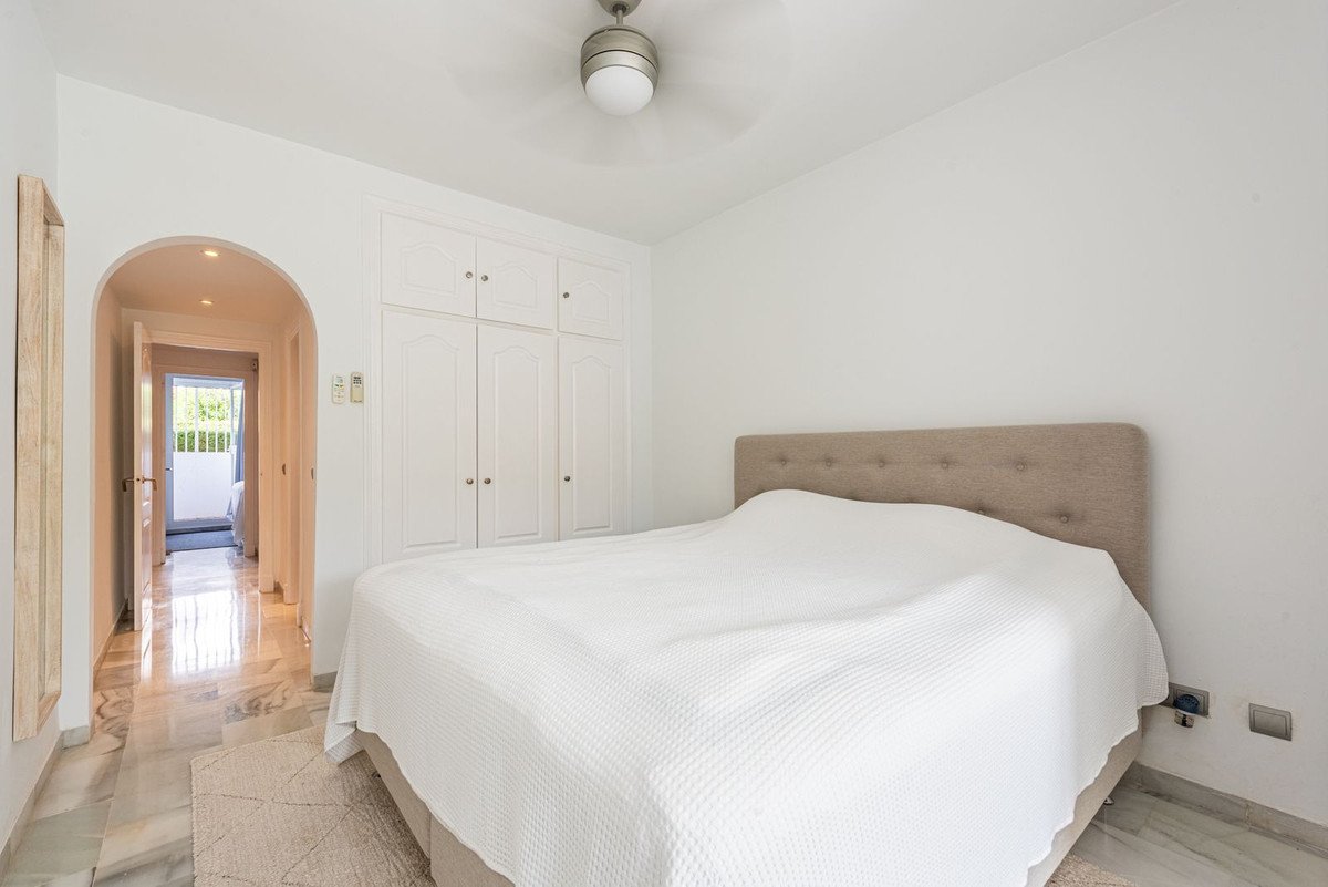2 Bed Ground Floor Apartment in El Paraiso