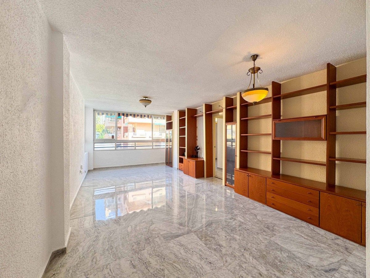 3 Bed Middle Floor Apartment in Marbella