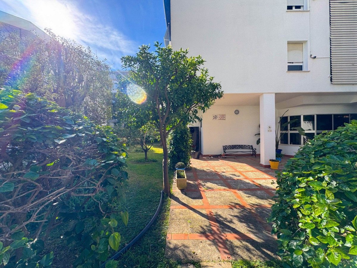 3 Bed Middle Floor Apartment in Marbella