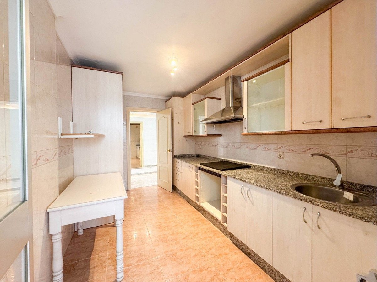 3 Bed Middle Floor Apartment in Marbella
