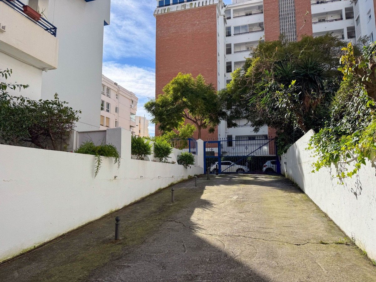 3 Bed Middle Floor Apartment in Marbella