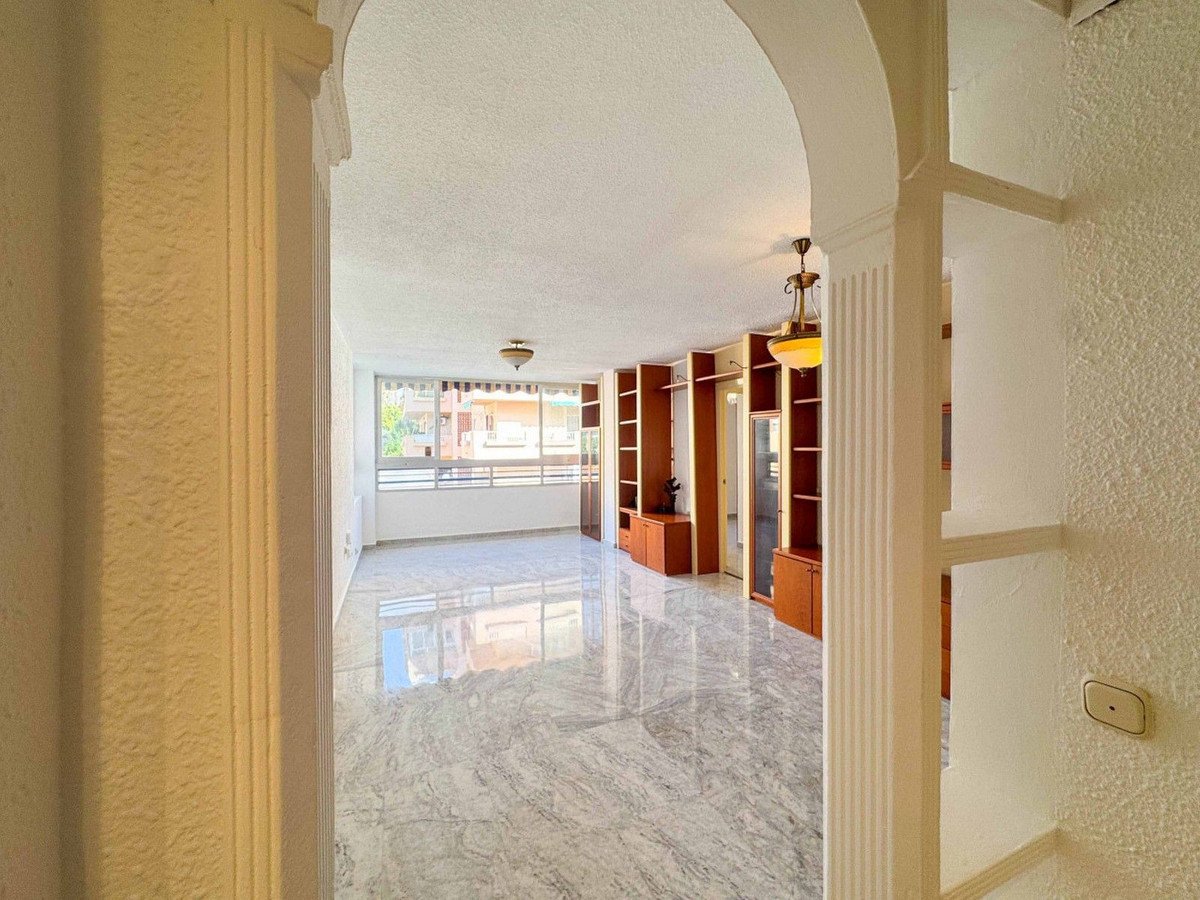 3 Bed Middle Floor Apartment in Marbella