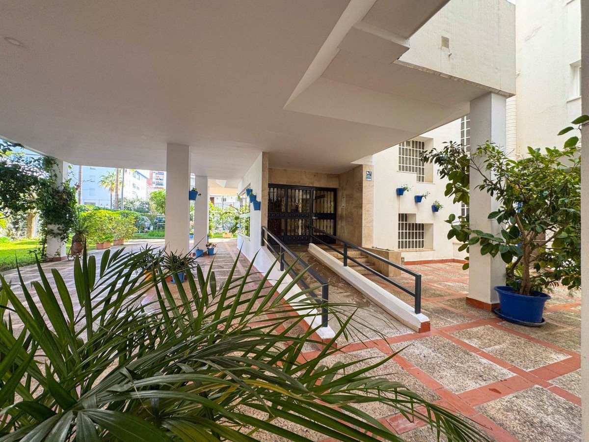3 Bed Middle Floor Apartment in Marbella