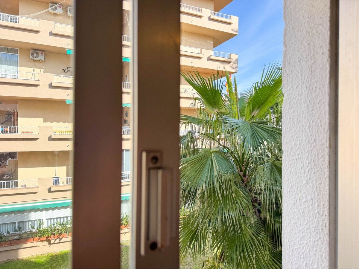 3 Bed Middle Floor Apartment in Marbella