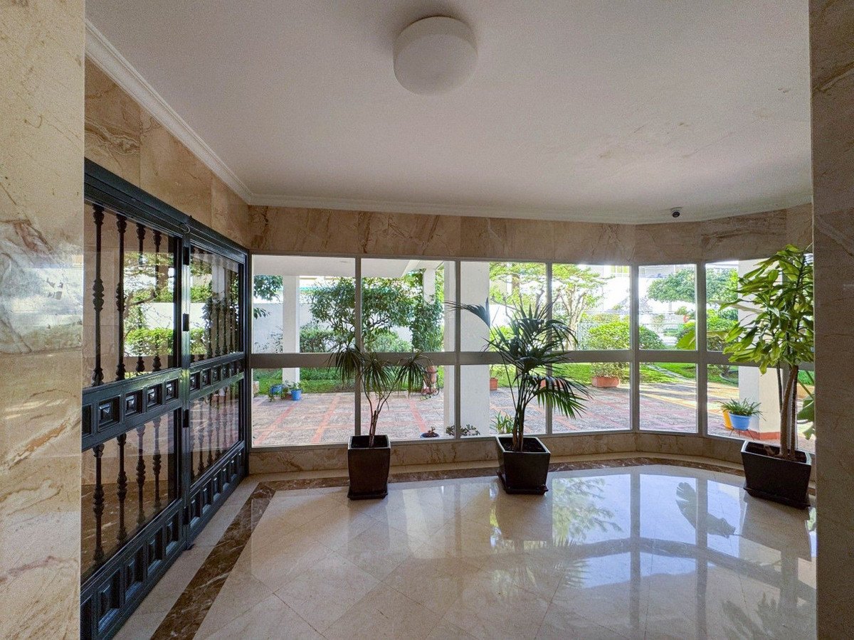 3 Bed Middle Floor Apartment in Marbella