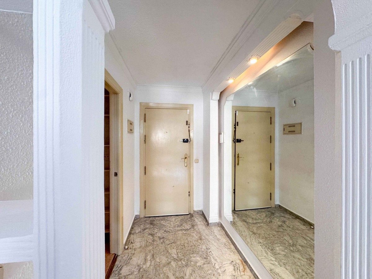 3 Bed Middle Floor Apartment in Marbella