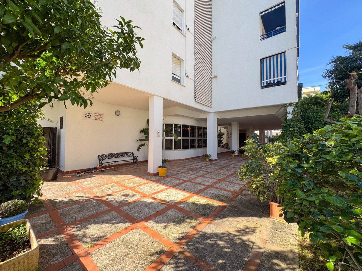 3 Bed Middle Floor Apartment in Marbella
