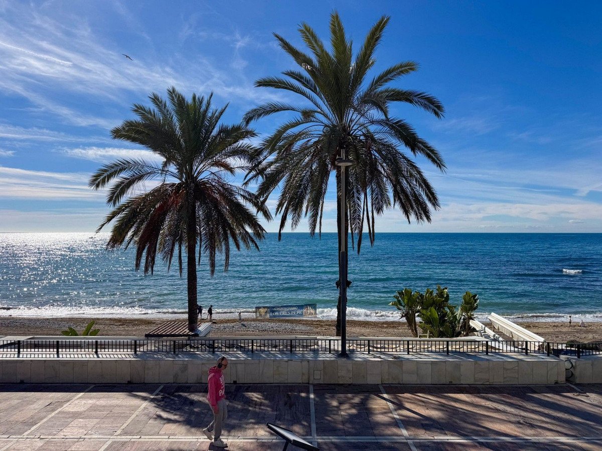 3 Bed Middle Floor Apartment in Marbella