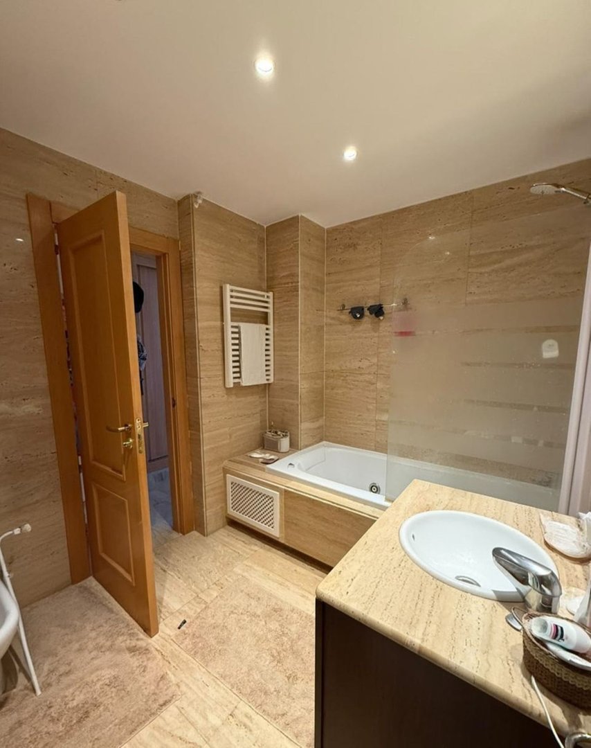 2 Bed Middle Floor Apartment in Estepona