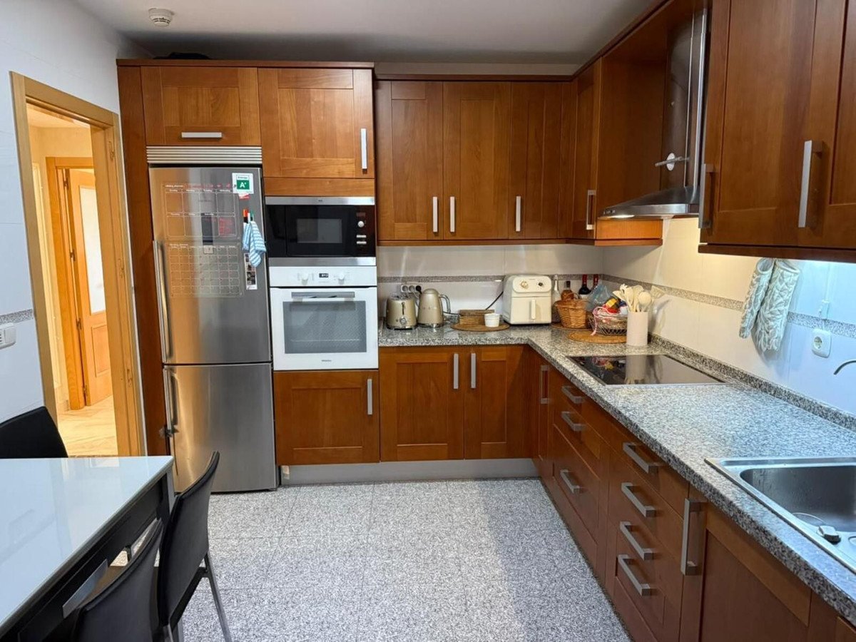 2 Bed Middle Floor Apartment in Estepona