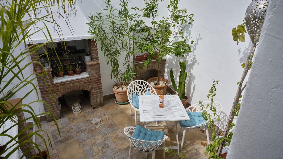 5 Bed Townhouse in Coín