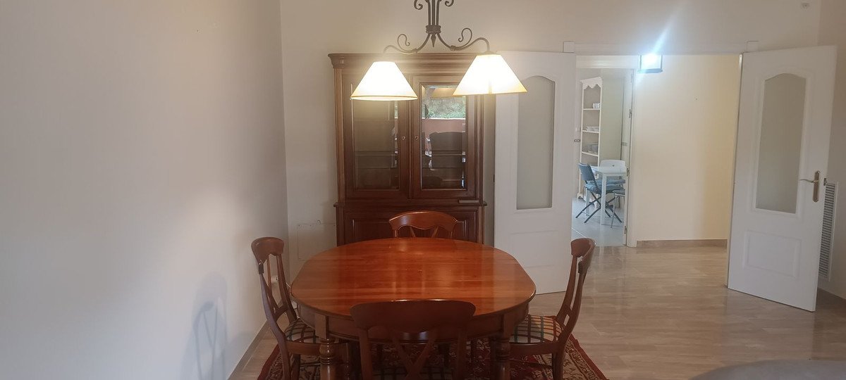 2 Bed Middle Floor Apartment in Guadalmina Baja
