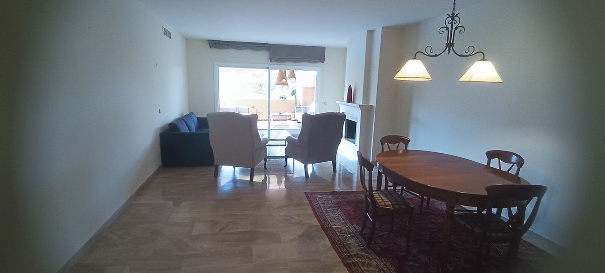 2 Bed Middle Floor Apartment in Guadalmina Baja