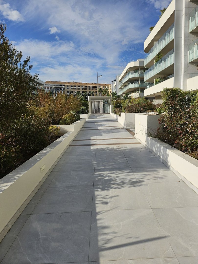 3 Bed Middle Floor Apartment in San Pedro de Alcántara