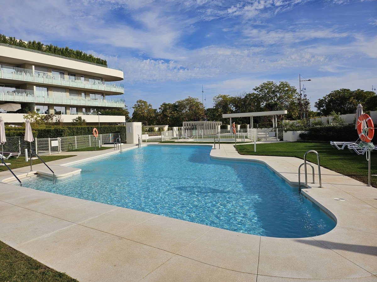 3 Bed Middle Floor Apartment in San Pedro de Alcántara