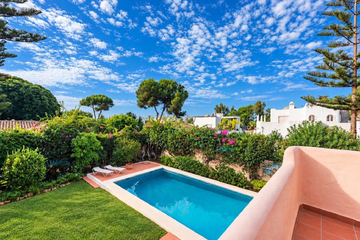 4 Bed Detached Villa in El Paraiso