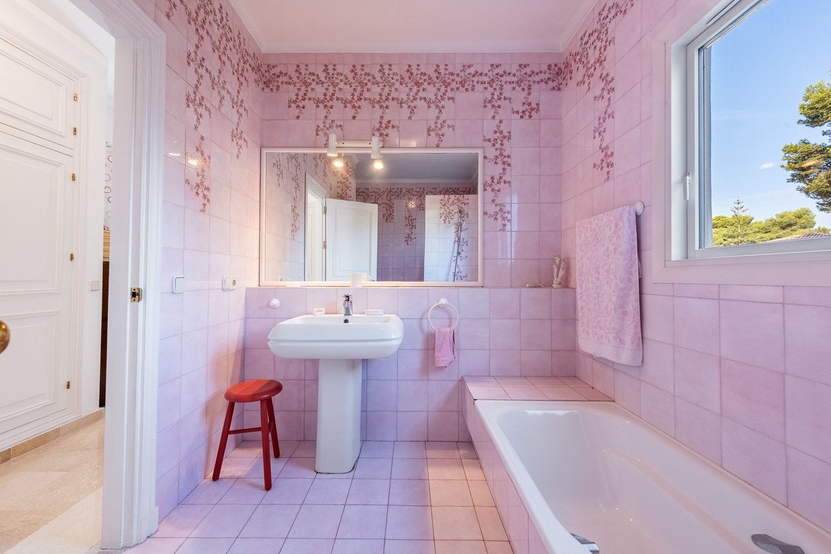 4 Bed Detached Villa in El Paraiso