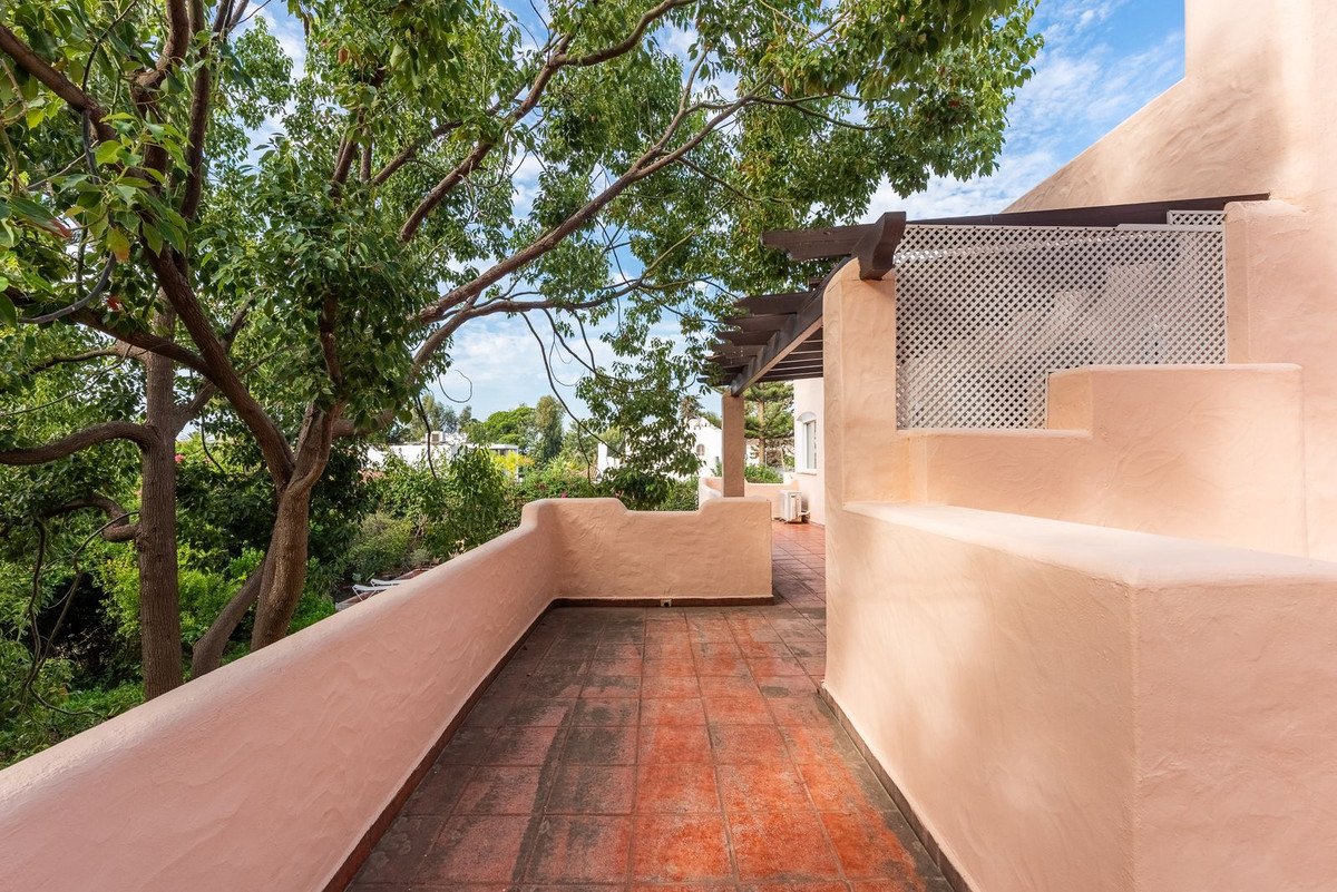 4 Bed Detached Villa in El Paraiso