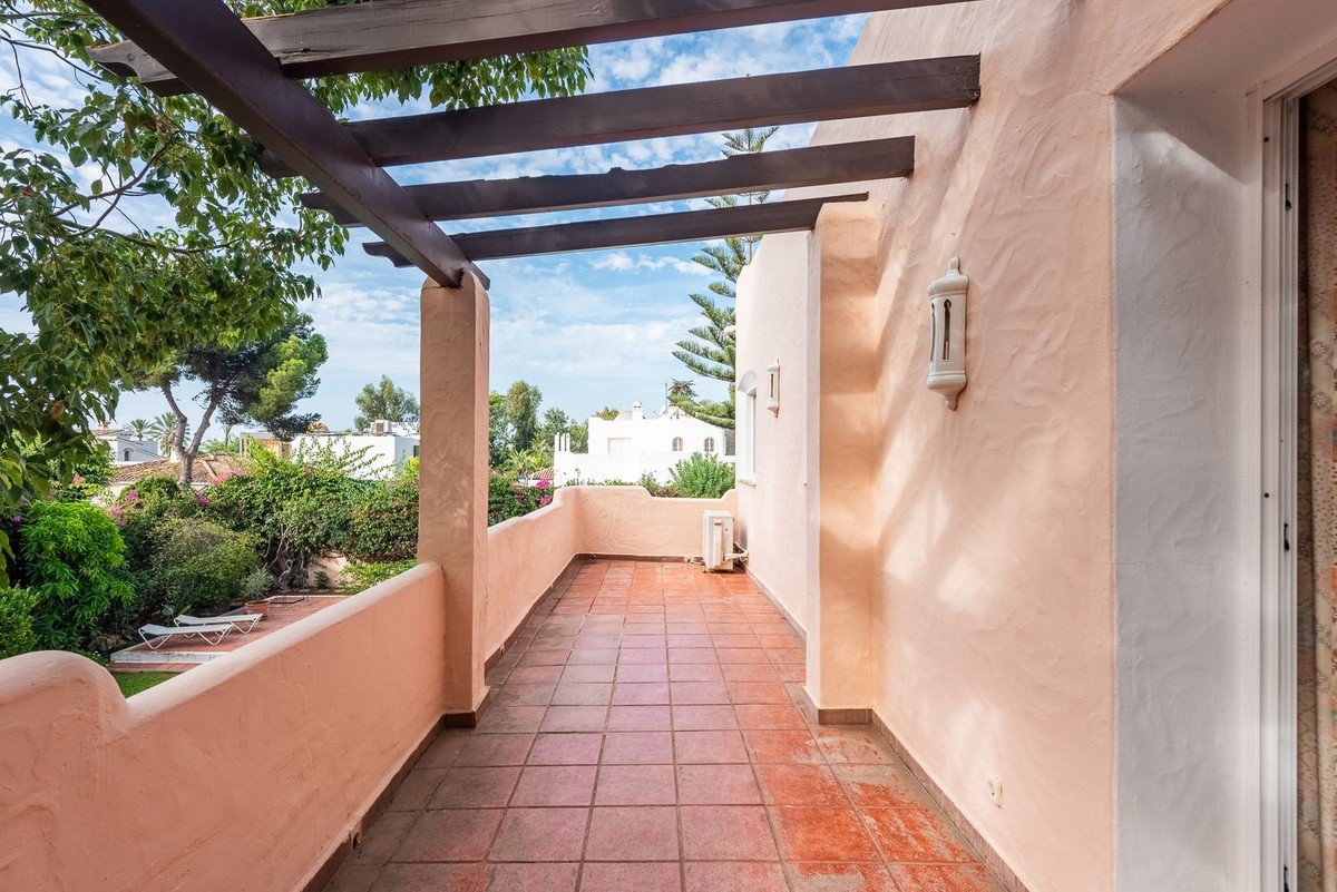 4 Bed Detached Villa in El Paraiso