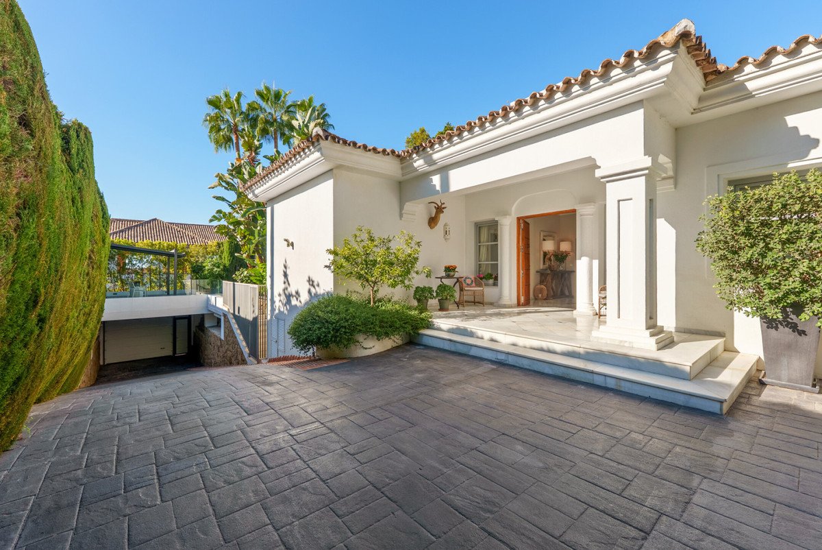 4 Bed Detached Villa in Sierra Blanca