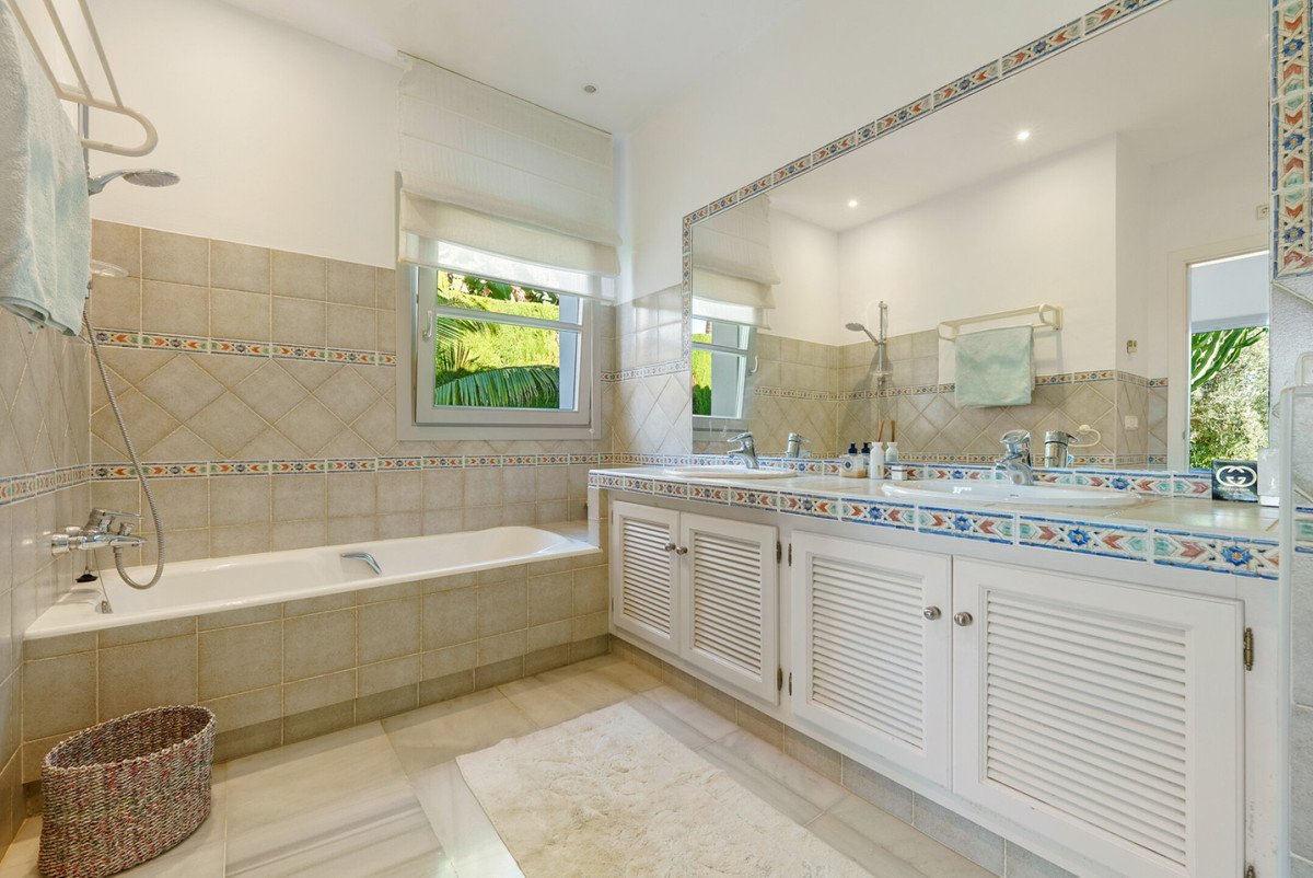 4 Bed Detached Villa in Sierra Blanca