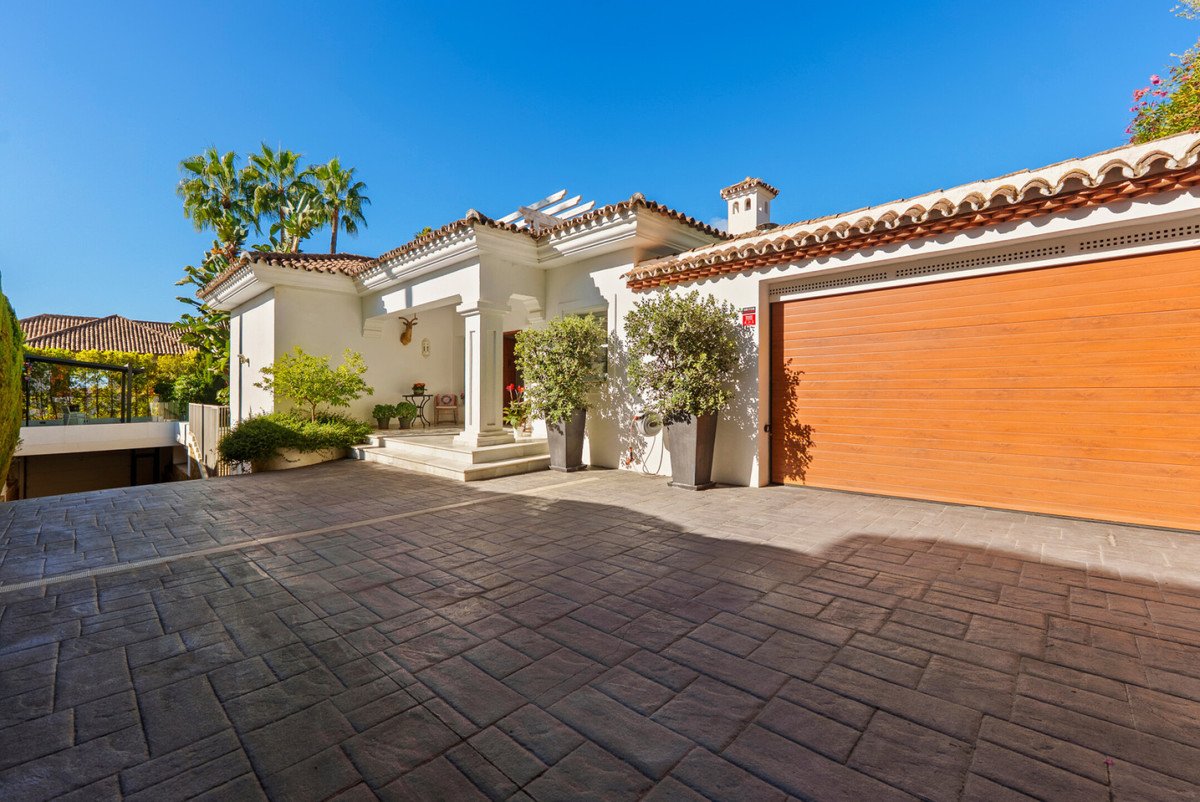 4 Bed Detached Villa in Sierra Blanca