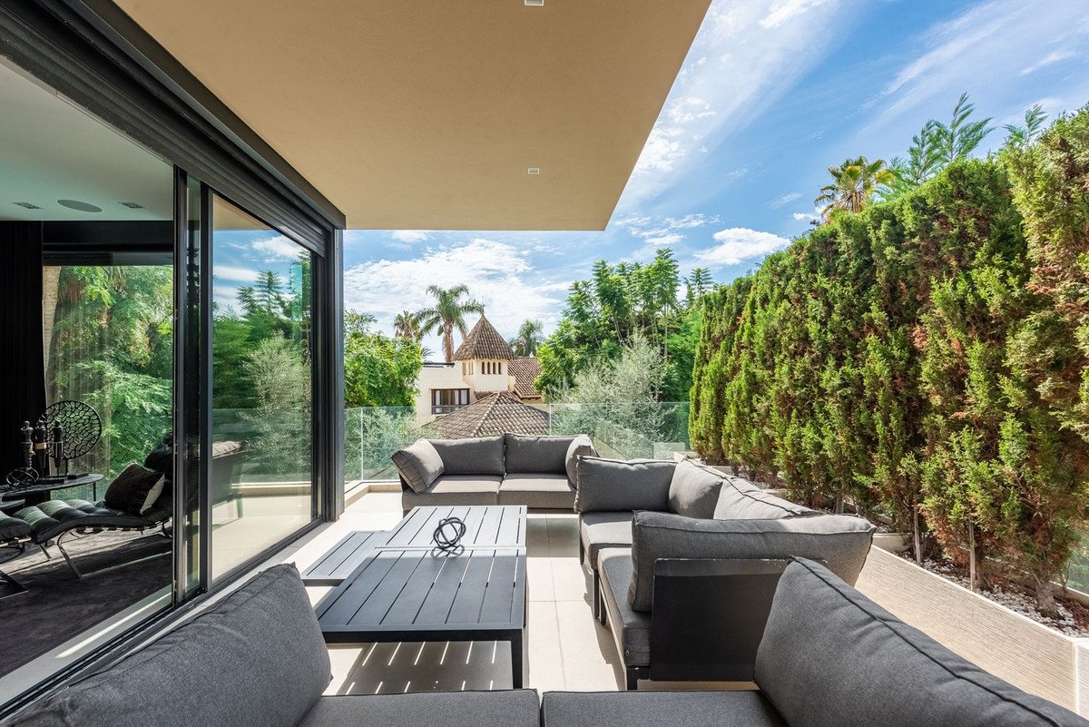 5 Bed Detached Villa in The Golden Mile