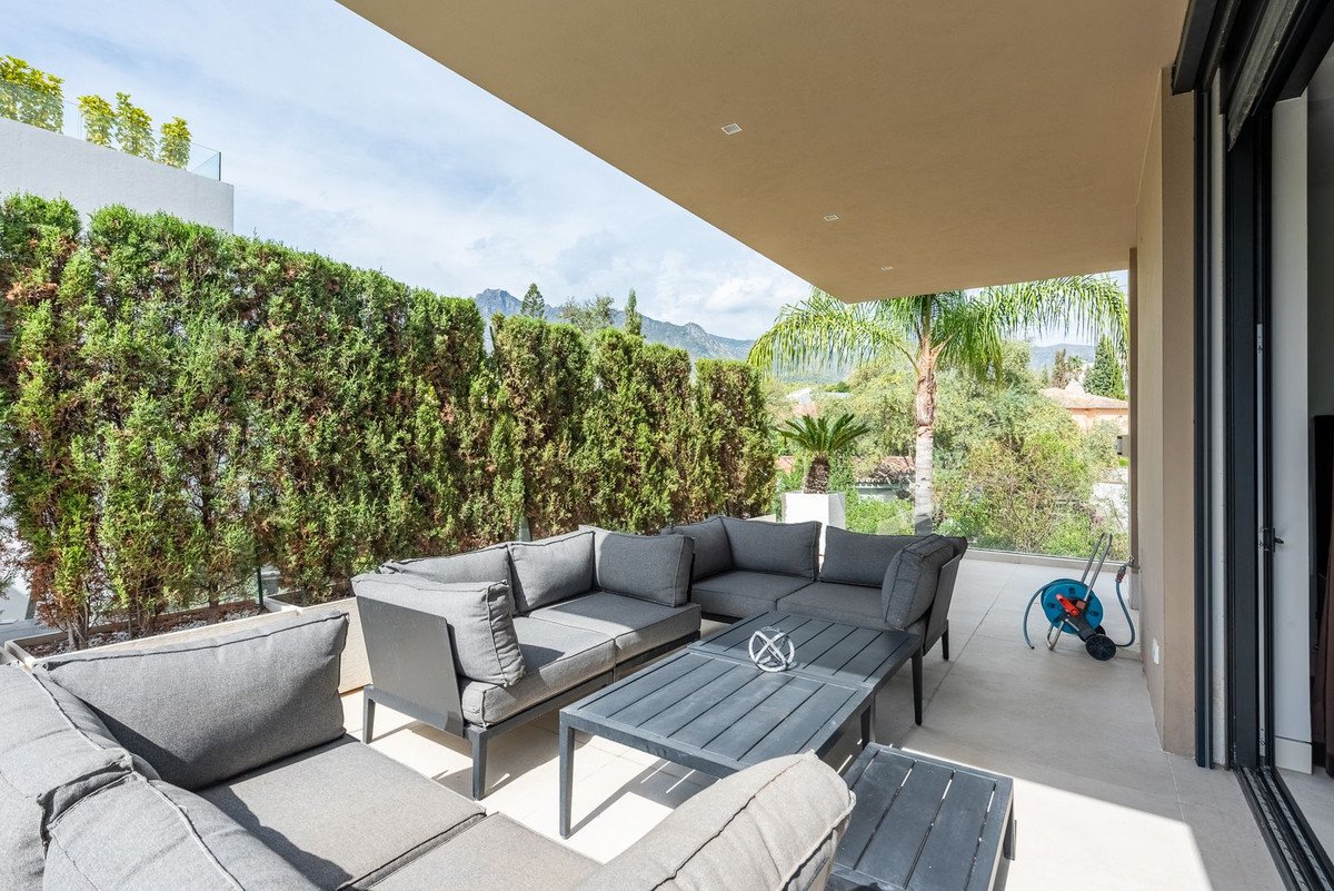 5 Bed Detached Villa in The Golden Mile