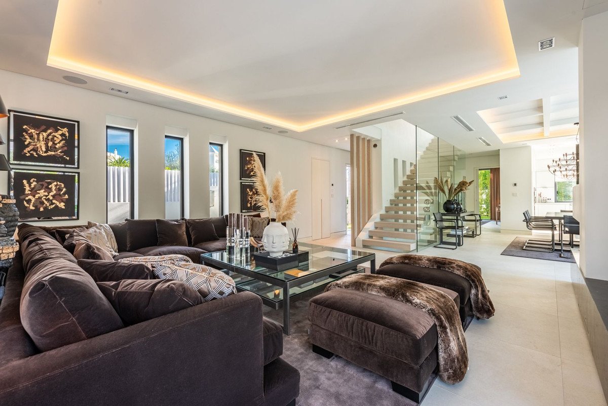 5 Bed Detached Villa in The Golden Mile